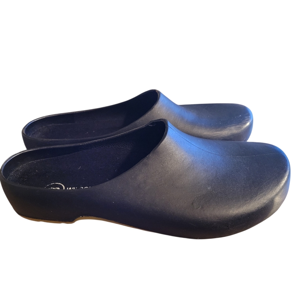 Wilson Fisher waterproof gardening clogs - 8.           F9